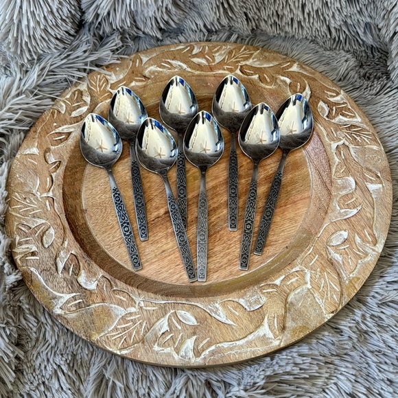 ONEIDA STAINLESS FLATWARE SET PLUS EXTRAS SPANISH MOOD PATTERN EUC - Picture 8 of 14